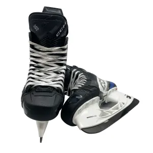 CCM Jetspeed FT6 Pro - Pro Stock Hockey Skates - Size 8EE (White/Blue)