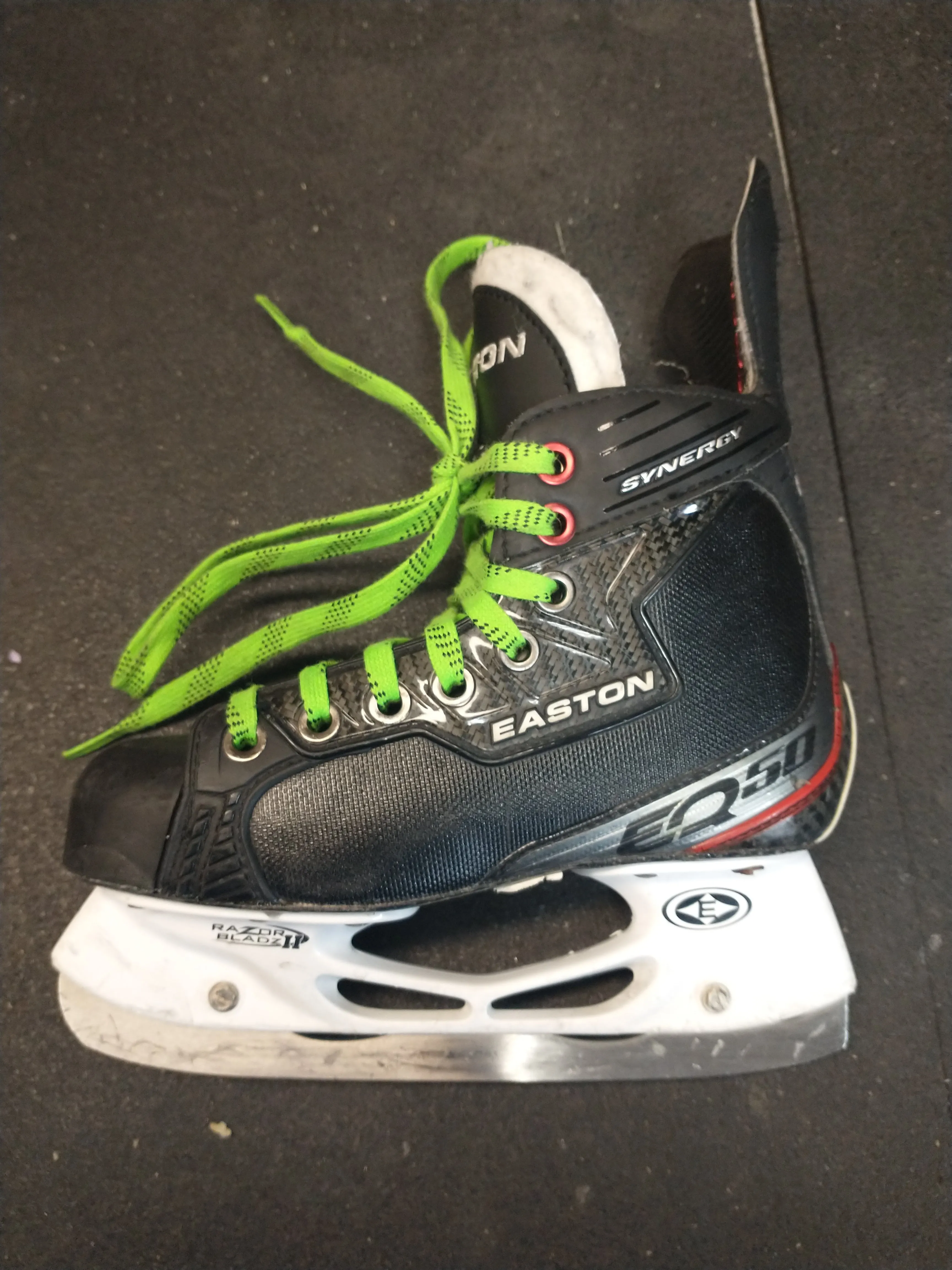 New Easton SYNERGY EQ50 Size 2D Skates