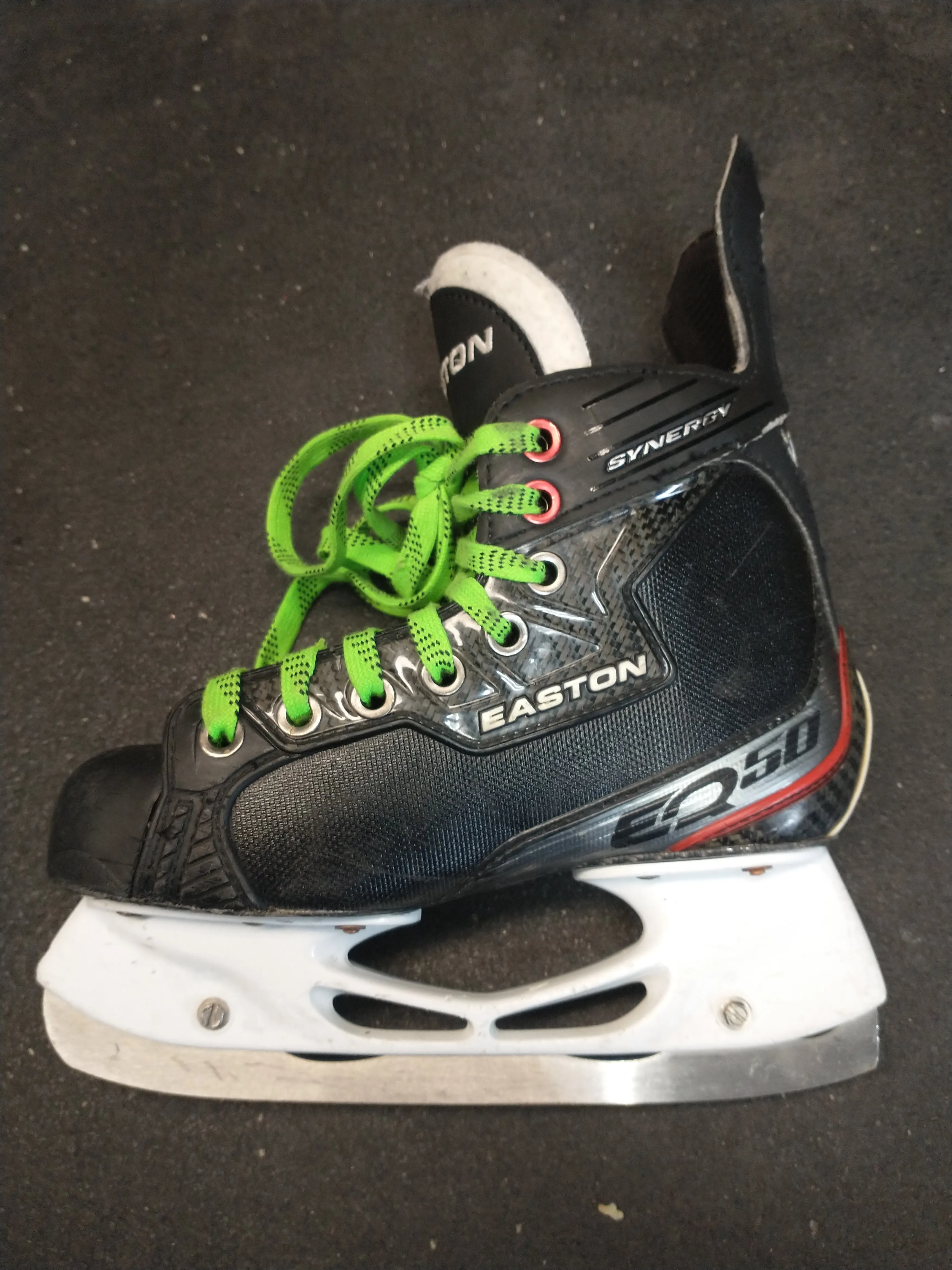 New Easton SYNERGY EQ50 Size 2D Skates