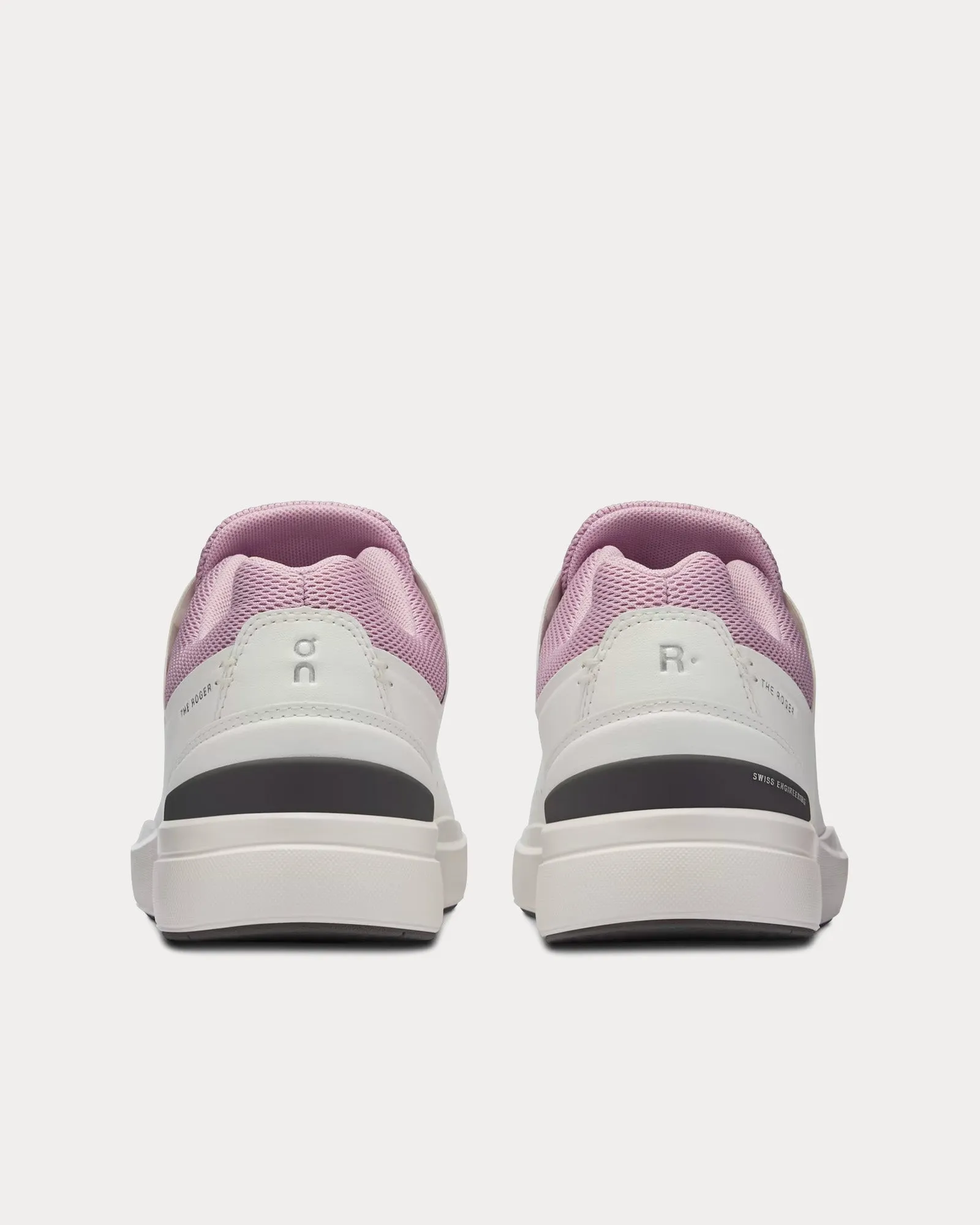 The Roger Advantage White / Aster Low Top Sneakers