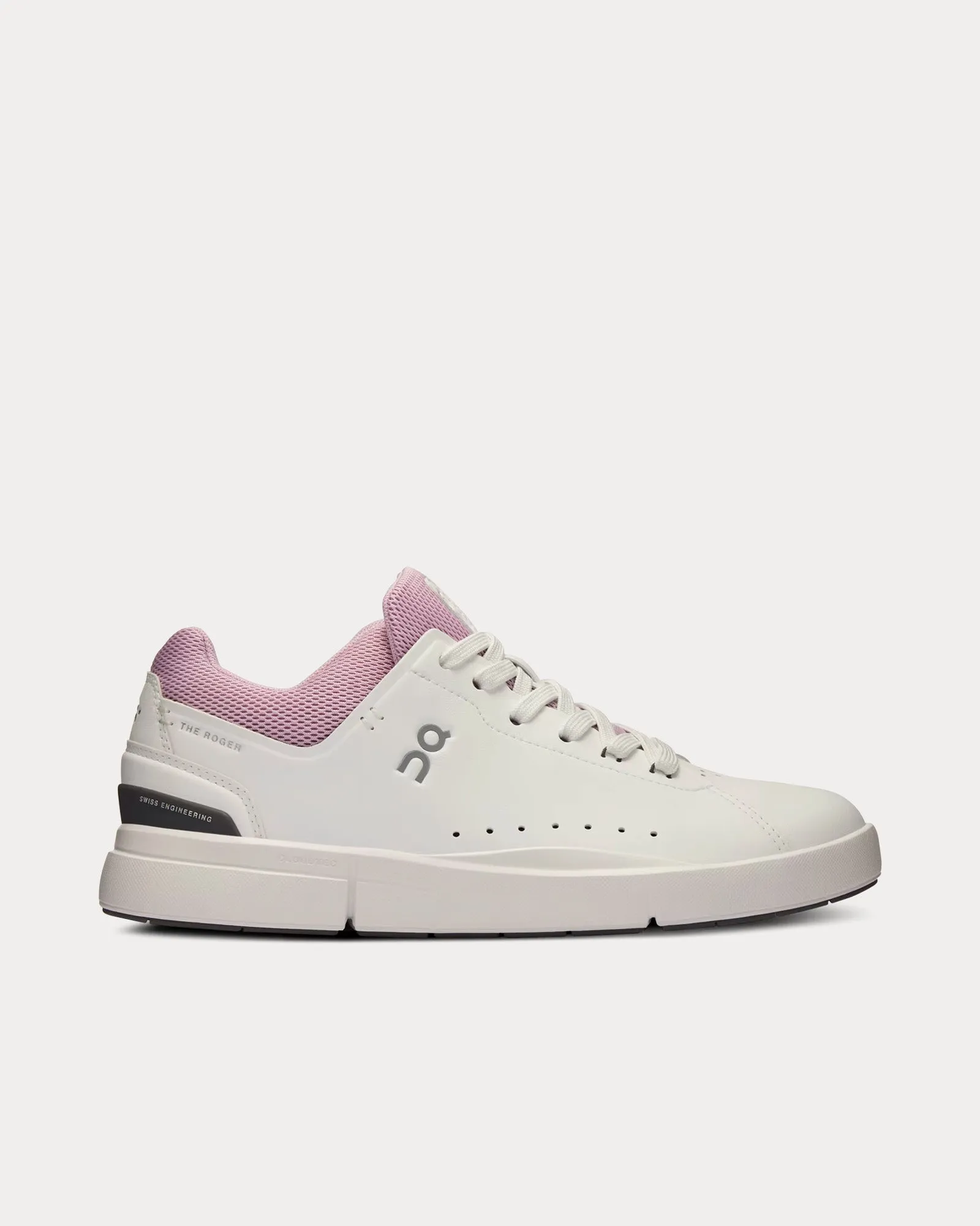 The Roger Advantage White / Aster Low Top Sneakers