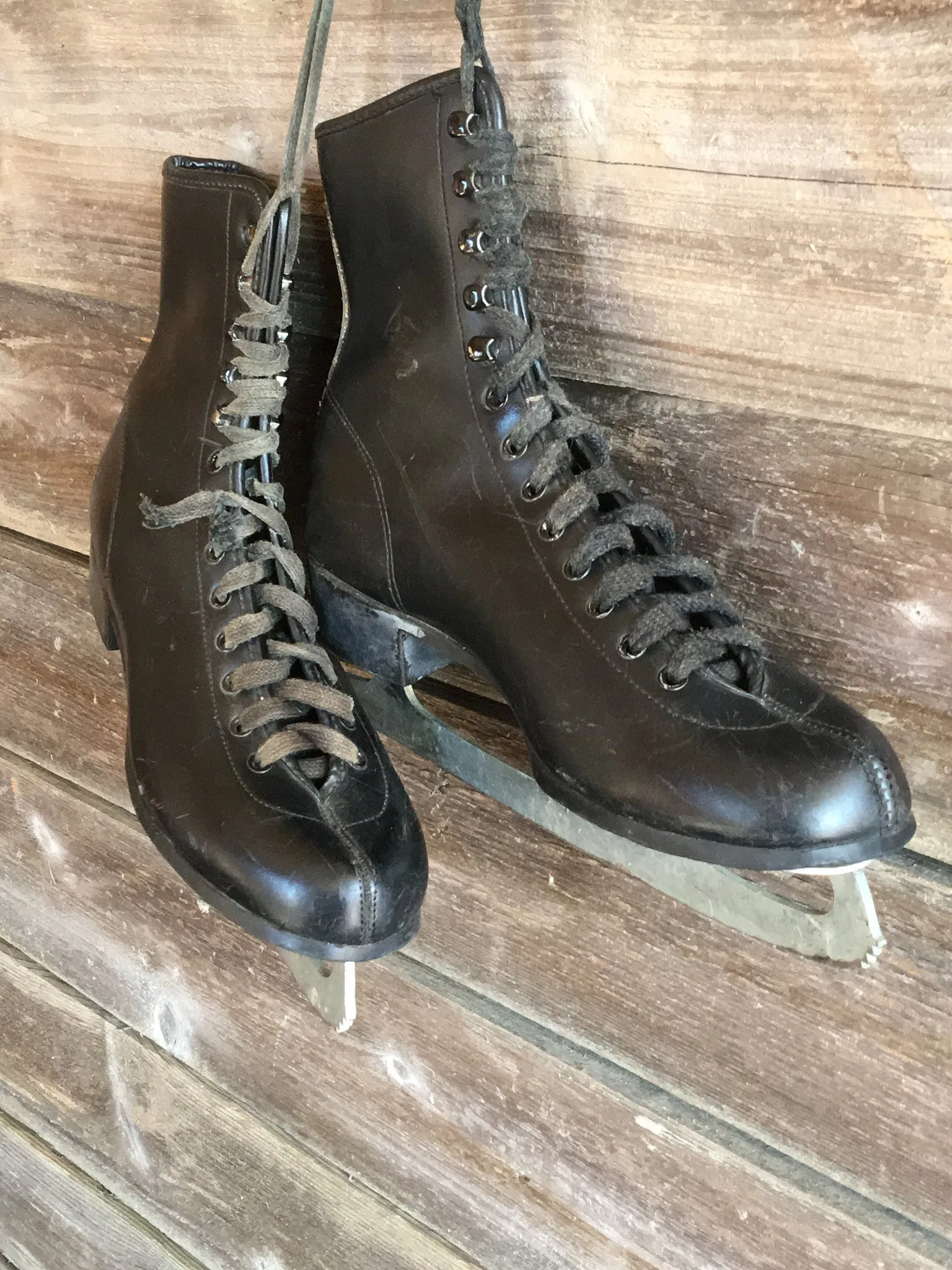Vintage Black Leather Mens Figure Skates