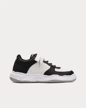 Wayne OG Sole Black / White Low Top Sneakers