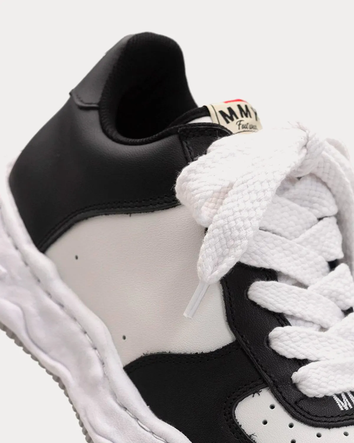 Wayne OG Sole Black / White Low Top Sneakers